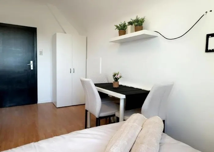 Apartment Affordable In A With Garden Near Danube For Long