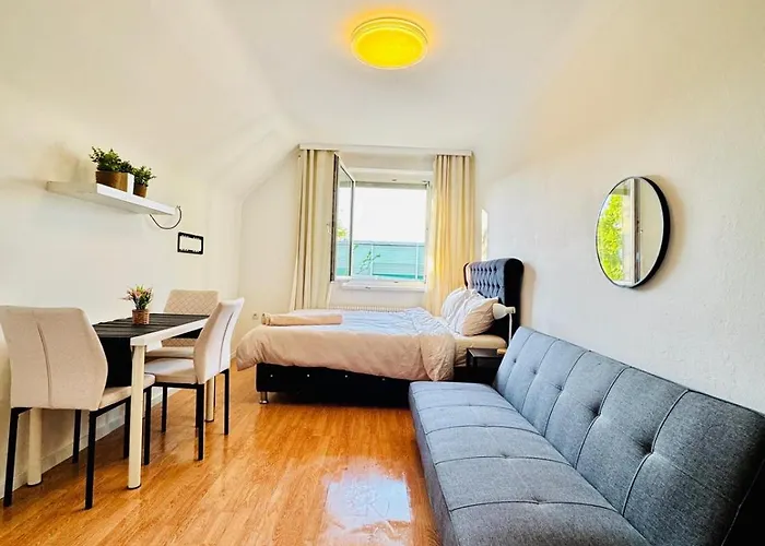 Affordable In A With Garden Near Danube For Long Apartment *