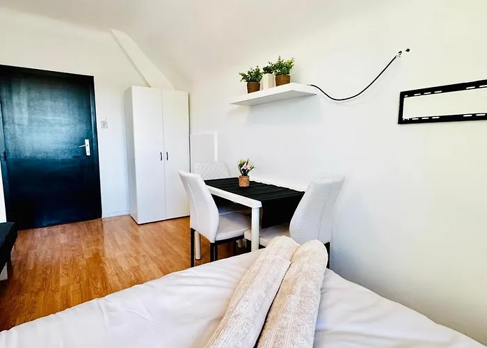 Affordable In A With Garden Near Danube For Long Apartment Wien
