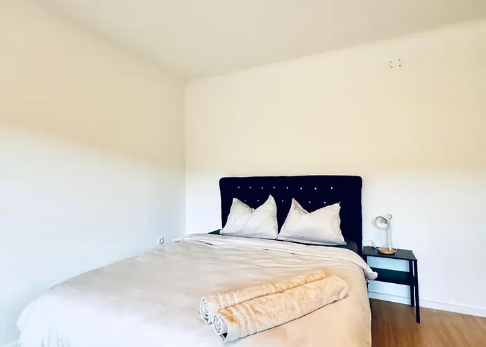 Affordable In A With Garden Near Danube For Long Apartment *