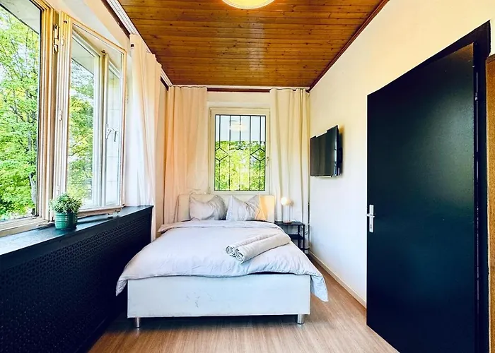 Affordable In A With Garden Near Danube For Long Apartment *