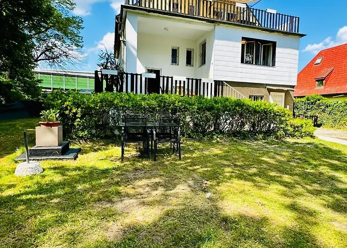 Affordable In A With Garden Near Danube For Long Apartment *